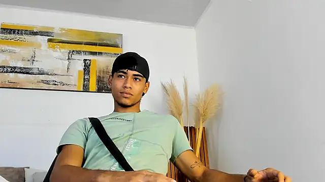 Snapshot of zander_2120 chatting on September 22, 1:24 pm zander 2120 online show from September 22, 1:24 pm