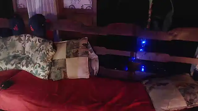 laye19 online show from November 8, 8:14 am