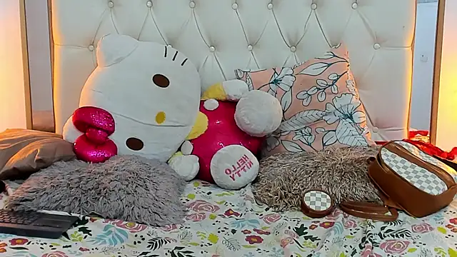 Snapshot of camila_sex_latina chatting on January 18, 7:07 am camila sex latina online show from January 18, 7:07 am