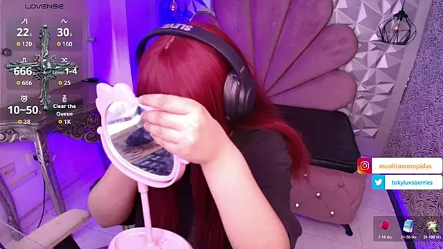 toky doll online show from December 5, 9:00 pm