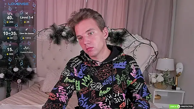 ArthurWhitee online show from December 20, 8:21 am