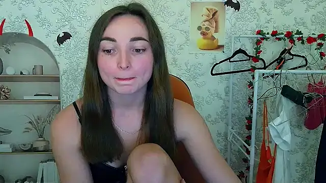  Barbie Kiss  online show from November 4, 5:34 pm