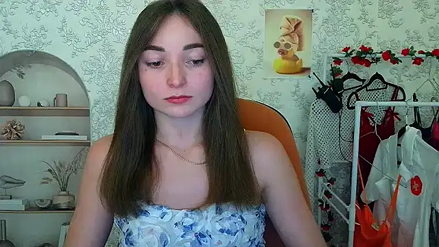  Barbie Kiss  online show from November 6, 4:19 pm