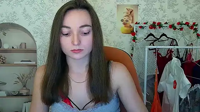  Barbie Kiss  online show from November 14, 6:28 pm