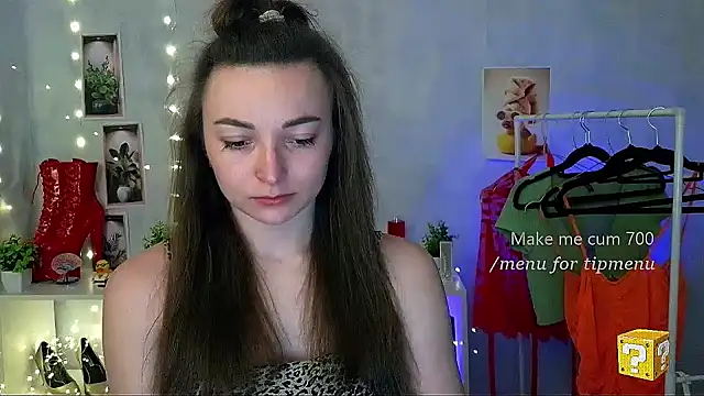  Barbie Kiss  online show from April 15, 1:29 pm