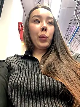 Asian Asami online show from December 3, 3:55 pm