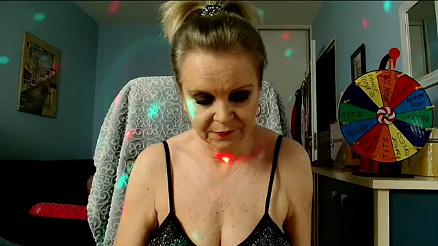 sexyjennyeu online show from February 5, 9:07 pm