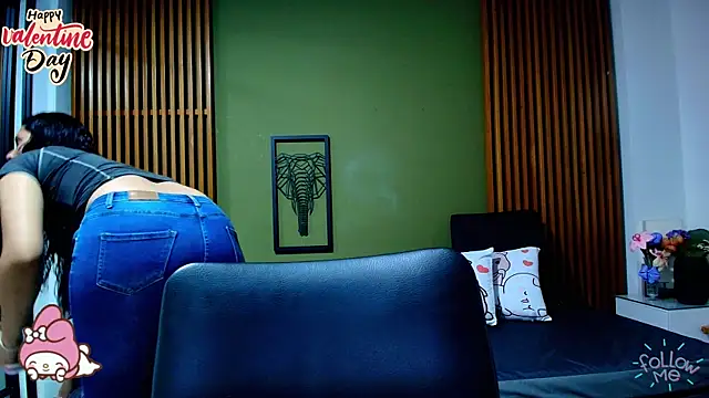 dahiana spark online show from February 15, 8:33 pm