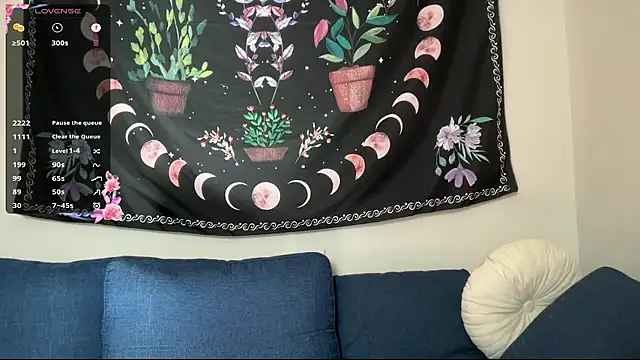 Aria Fields online show from November 4, 5:23 pm