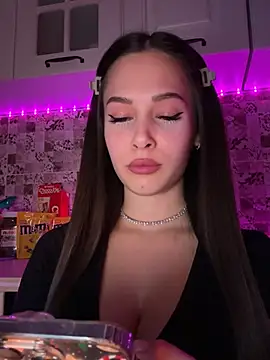 Snapshot of EricaWalls chatting on February 22, 7:25 pm EricaWalls online show from February 22, 7:25 pm