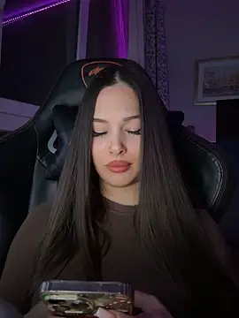 Snapshot of EricaWalls chatting on November 4, 9:25 pm EricaWalls online show from November 4, 9:25 pm