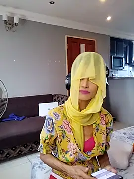 Snapshot of KamaLila chatting on October 16, 10:27 am KamaLila online show from October 16, 10:27 am