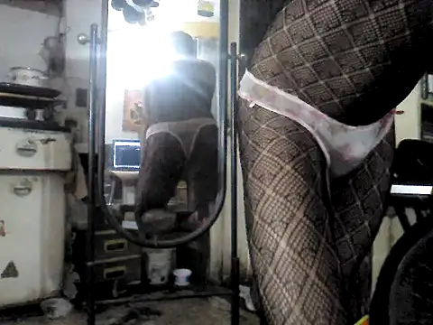 Snapshot of tu_poeta chatting on November 10, 12:20 am tu poeta online show from November 10, 12:20 am