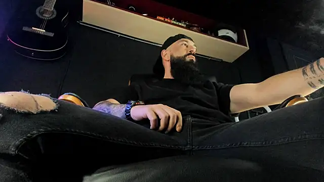 axxelrich  online show from March 3, 5:20 am