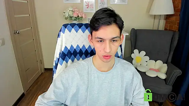 Snapshot of Ul_Tima chatting on December 7, 9:33 pm Ul Tima online show from December 7, 9:33 pm