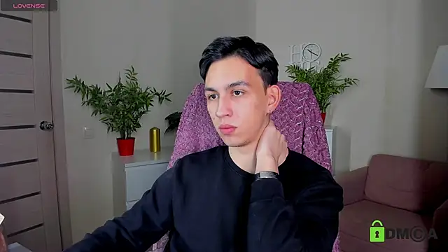 Snapshot of Ul_Tima chatting on December 15, 9:53 pm Ul Tima online show from December 15, 9:53 pm