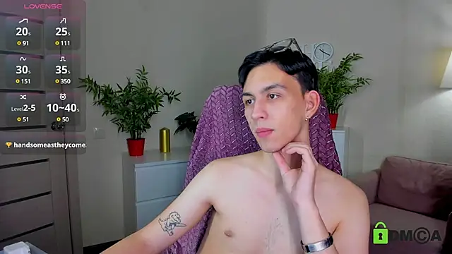 Snapshot of Ul_Tima chatting on December 16, 4:45 am Ul Tima online show from December 16, 4:45 am