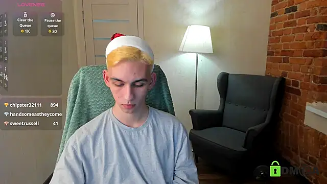 Snapshot of Ul_Tima chatting on December 25, 3:18 am Ul Tima online show from December 25, 3:18 am