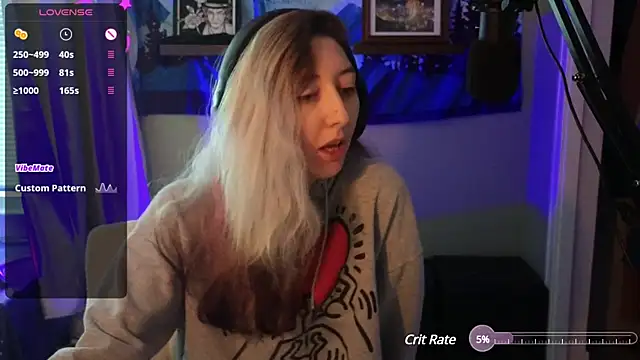 Snapshot of lovelylucyy chatting on December 6, 7:01 pm lovelylucyy online show from December 6, 7:01 pm