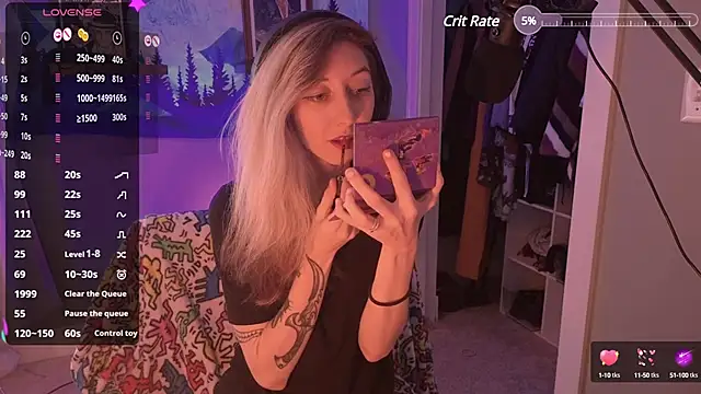 Snapshot of lovelylucyy chatting on January 3, 7:18 pm lovelylucyy online show from January 3, 7:18 pm