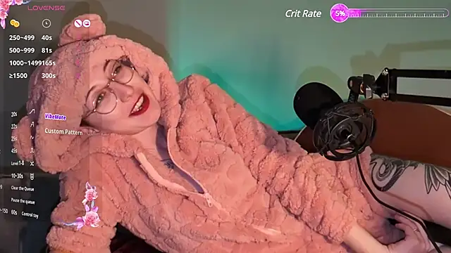 Snapshot of lovelylucyy chatting on February 2, 3:10 am lovelylucyy online show from February 2, 3:10 am