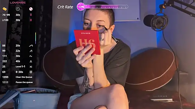 Snapshot of lovelylucyy chatting on February 7, 3:01 am lovelylucyy online show from February 7, 3:01 am