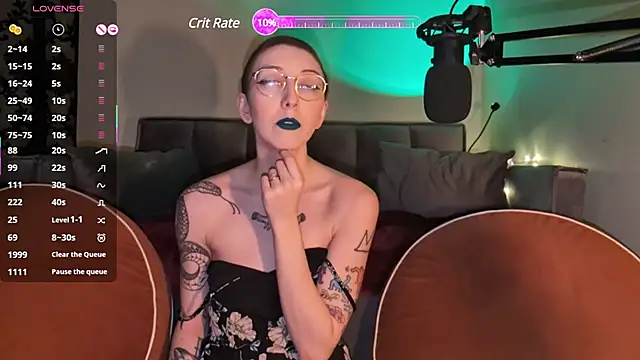 Snapshot of lovelylucyy chatting on February 7, 11:24 pm lovelylucyy online show from February 7, 11:24 pm