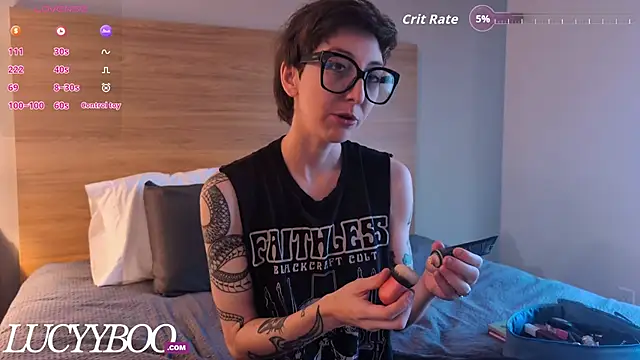 Snapshot of lovelylucyy chatting on October 15, 3:45 pm lovelylucyy online show from October 15, 3:45 pm