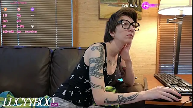 Snapshot of lovelylucyy chatting on December 2, 6:36 pm lovelylucyy online show from December 2, 6:36 pm