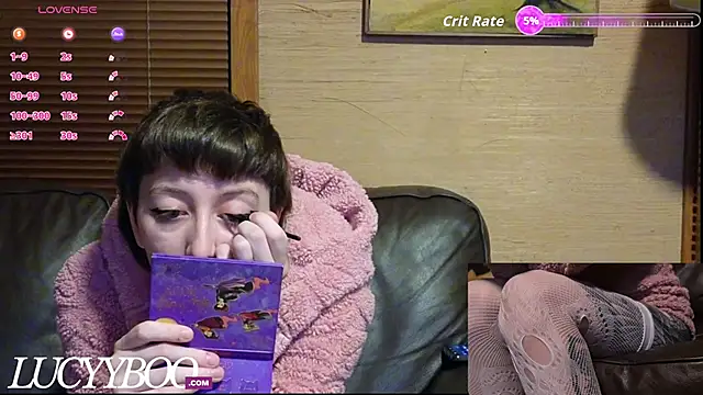 Snapshot of lovelylucyy chatting on December 15, 12:15 am lovelylucyy online show from December 15, 12:15 am