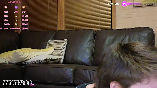 lovelylucyy online show from January 7, 12:57 am