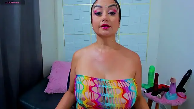 Snapshot of IsaSixty9 chatting on December 17, 7:04 pm IsaSixty9 online show from December 17, 7:04 pm