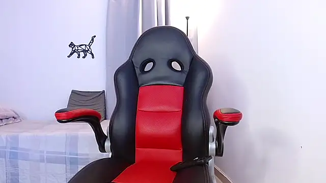 Snapshot of lous_g chatting on February 12, 3:07 am lous g online show from February 12, 3:07 am