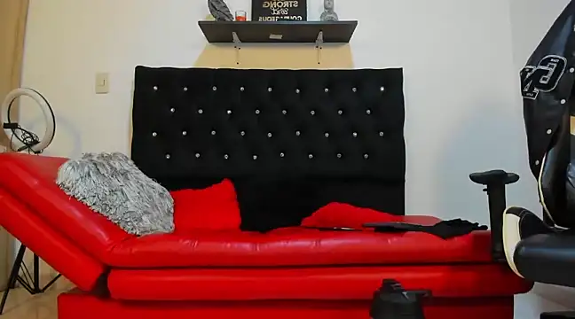 julian wallace online show from February 24, 3:09 pm