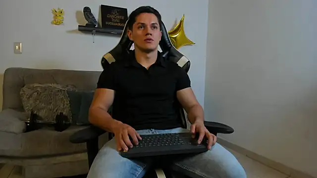 julian wallace online show from October 27, 6:45 pm