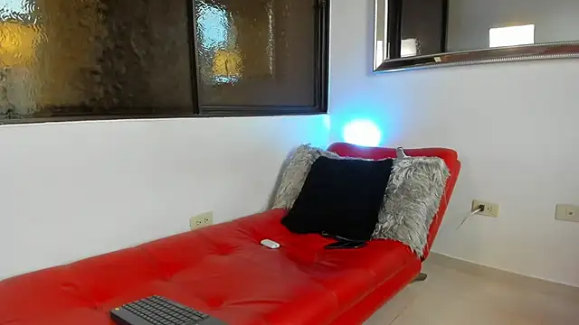 julian wallace online show from March 25, 8:37 pm