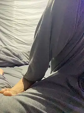 Snapshot of BigMac1596 chatting on February 11, 2:44 pm BigMac1596 online show from February 11, 2:44 pm