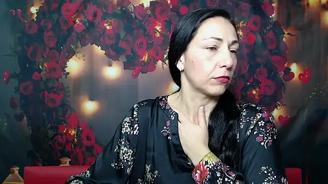 Snapshot of LiluGrants chatting on February 3, 7:07 am LiluGrants online show from February 3, 7:07 am