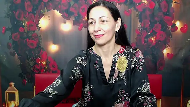 Snapshot of LiluGrants chatting on February 5, 4:37 am LiluGrants online show from February 5, 4:37 am