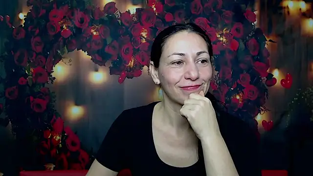 Snapshot of LiluGrants chatting on February 5, 7:10 pm LiluGrants online show from February 5, 7:10 pm