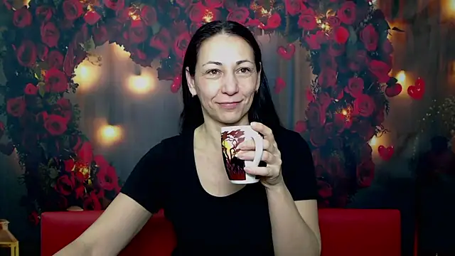 Snapshot of LiluGrants chatting on February 5, 10:44 pm LiluGrants online show from February 5, 10:44 pm