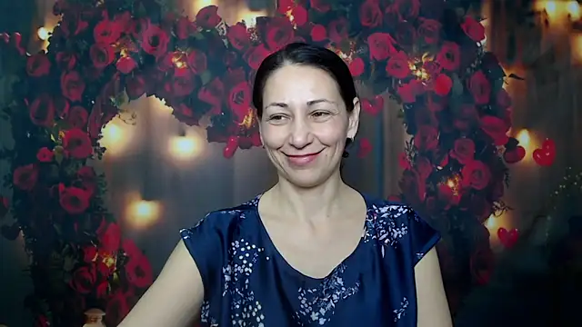 Snapshot of LiluGrants chatting on February 6, 10:10 pm LiluGrants online show from February 6, 10:10 pm