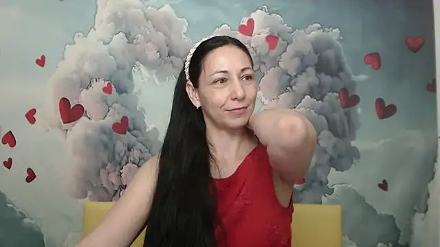 Snapshot of LiluGrants chatting on February 9, 10:21 pm LiluGrants online show from February 9, 10:21 pm