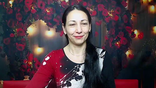 Snapshot of LiluGrants chatting on February 22, 1:33 am LiluGrants online show from February 22, 1:33 am