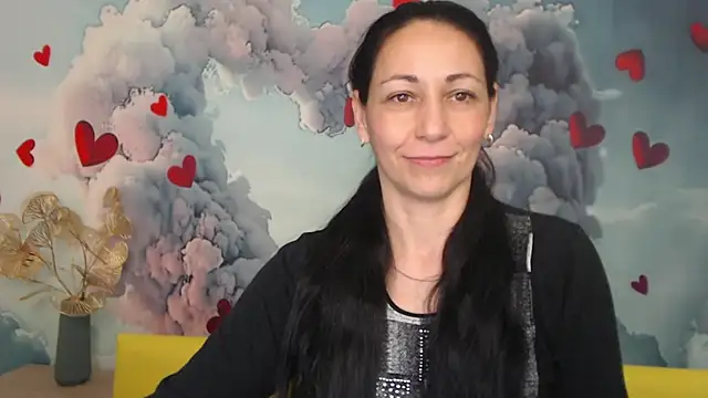 Snapshot of LiluGrants chatting on March 9, 5:33 am LiluGrants online show from March 9, 5:33 am