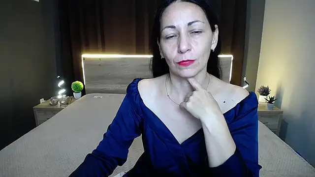 Snapshot of LiluGrants chatting on October 9, 6:06 pm LiluGrants online show from October 9, 6:06 pm