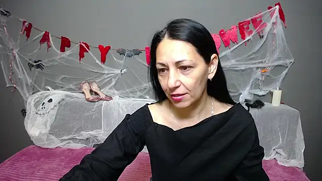 Snapshot of LiluGrants chatting on October 26, 7:09 pm LiluGrants online show from October 26, 7:09 pm