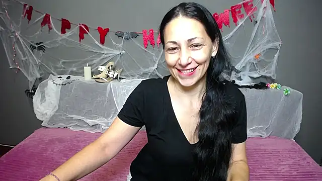 Snapshot of LiluGrants chatting on October 29, 7:26 pm LiluGrants online show from October 29, 7:26 pm