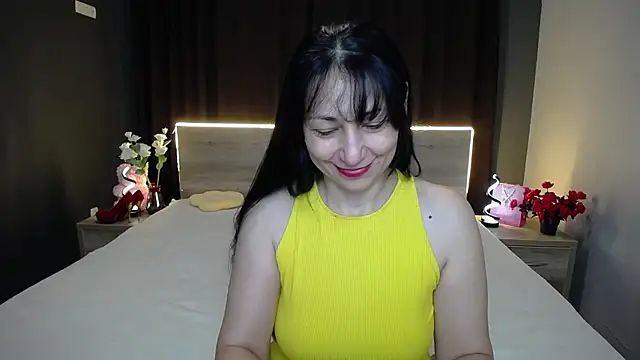 Snapshot of LiluGrants chatting on December 2, 7:09 pm LiluGrants online show from December 2, 7:09 pm