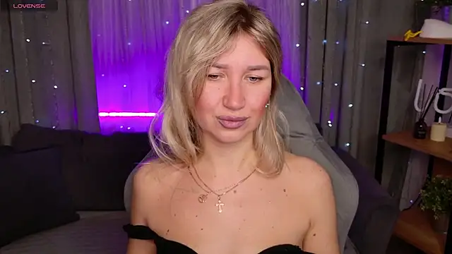 MilaBott online show from November 23, 8:19 pm